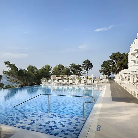 Hotel Valamar Carolina & Kampor