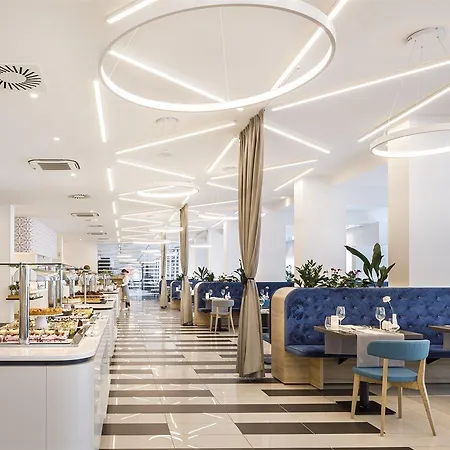 Valamar Carolina & Szálloda Kampor
