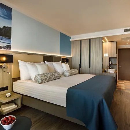 Valamar Carolina & ホテル 4*