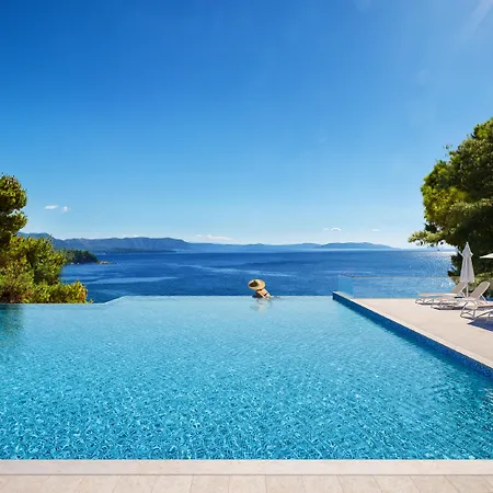 Valamar Carolina & Szálloda Kampor