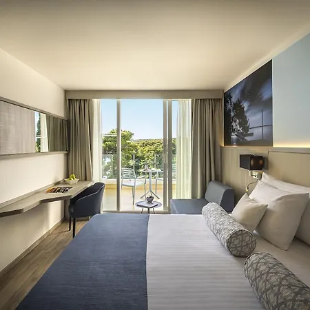 Valamar Carolina & Szálloda Kampor
