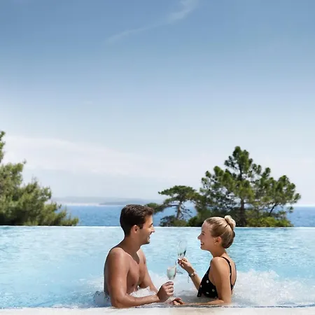 Valamar Carolina & Szálloda Kampor