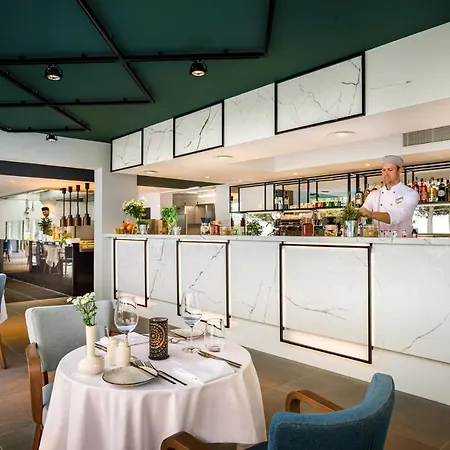 Hotel Valamar Carolina & 4*