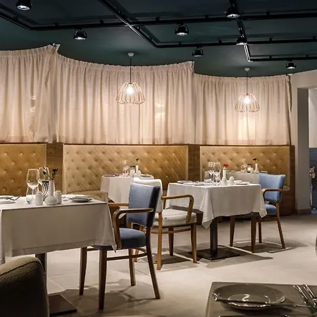Valamar Carolina & Szálloda Kampor