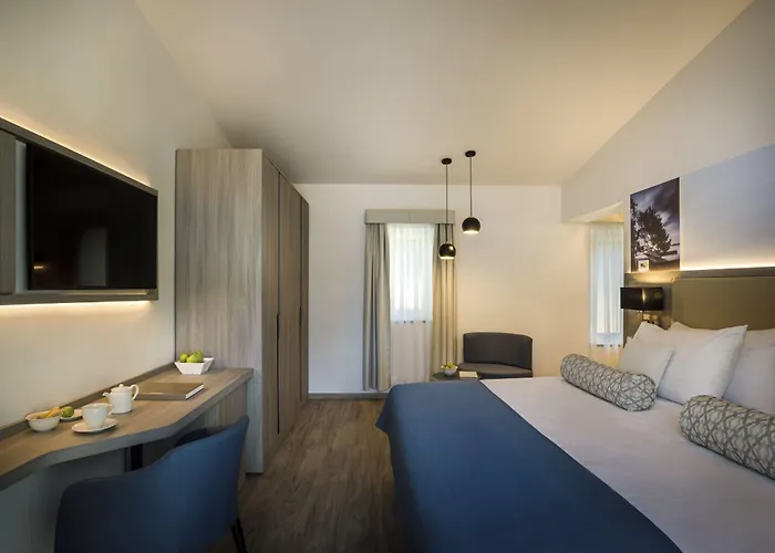 فندق Valamar Carolina & 4*