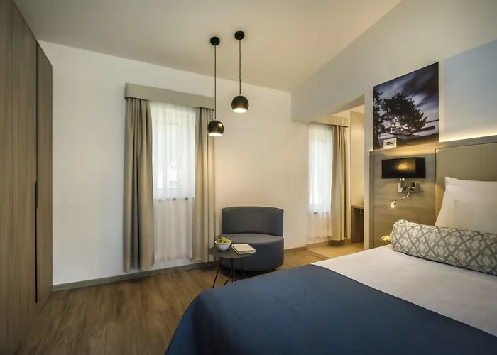Valamar Carolina & فندق Kampor