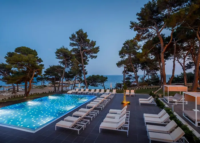 Valamar Carolina & فندق 4*