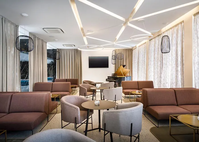 فندق Valamar Carolina & 4*