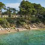 Valamar Carolina & Kampor