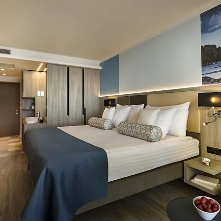 Szálloda Valamar Carolina & 4*
