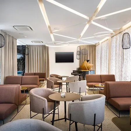 Отель Valamar Carolina & 4*