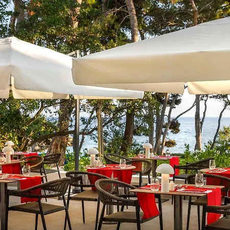 Отель Valamar Carolina & Кампор