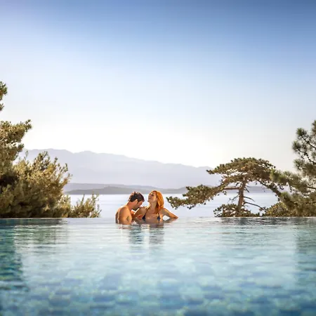 Valamar Carolina & Отель Кампор