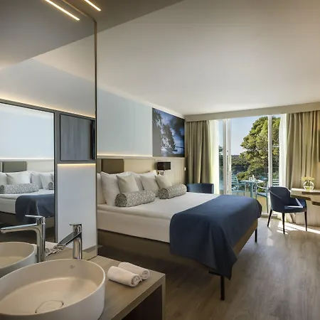 Отель Valamar Carolina & Кампор