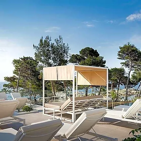 Valamar Carolina & Szálloda