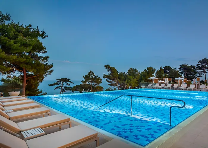 Valamar Carolina & מלון 4*