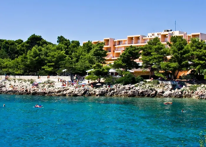 Valamar Carolina & מלון Kampor